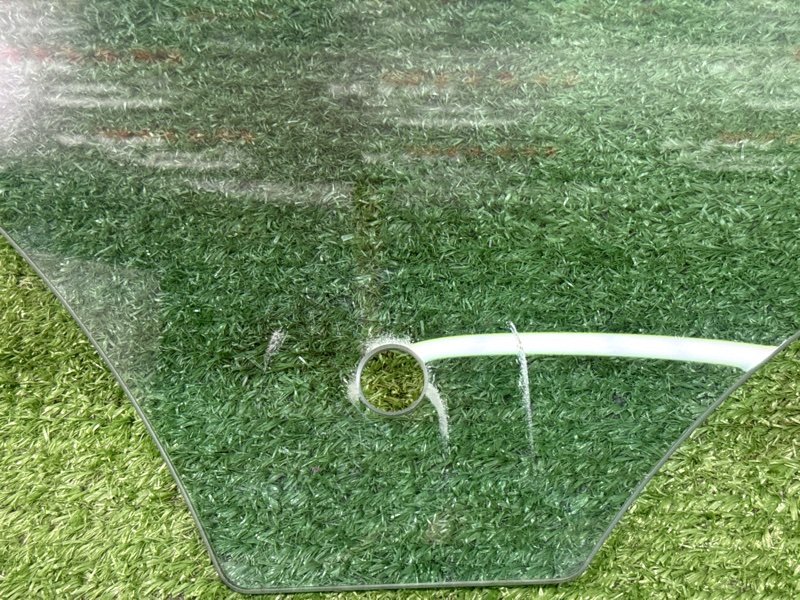 Стекло двери Ford Mondeo 4