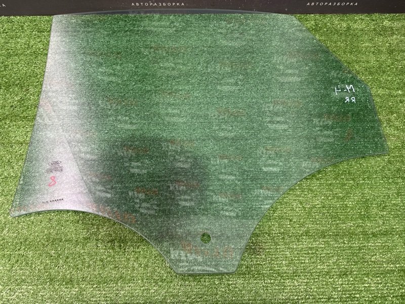 Стекло двери Ford Mondeo 4