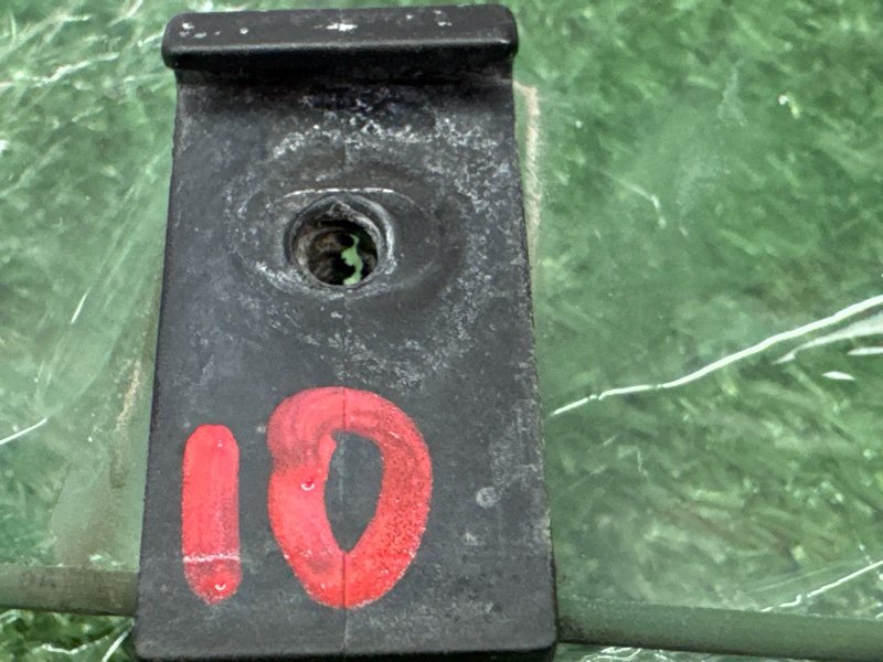 Стекло двери Peugeot 407