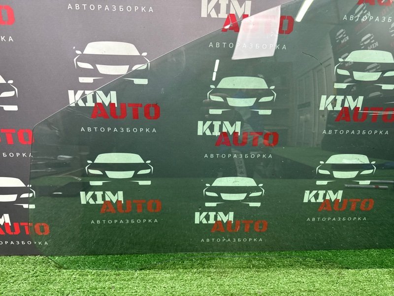 Стекло двери Ford Focus 2