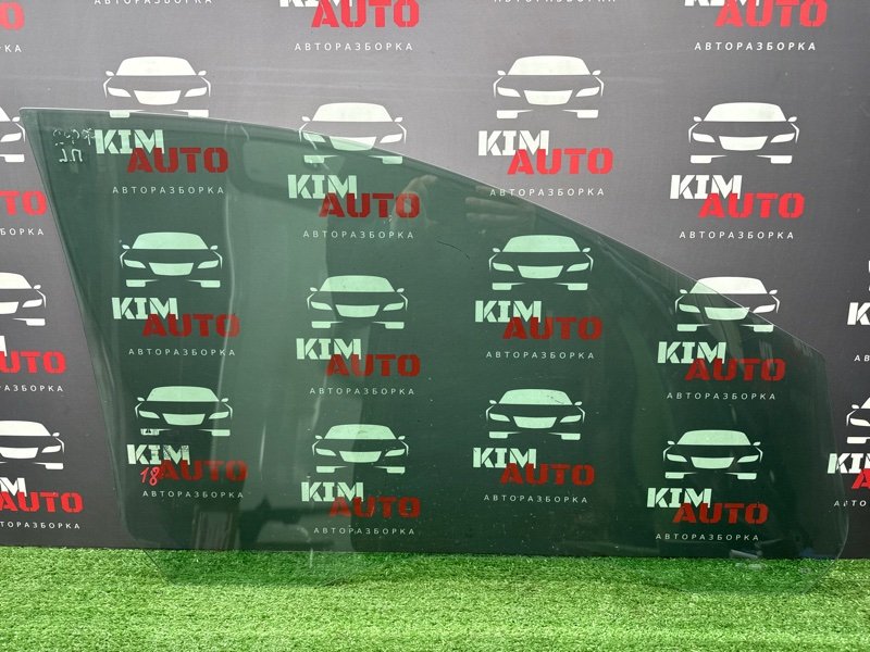 Стекло двери Ford Focus 2