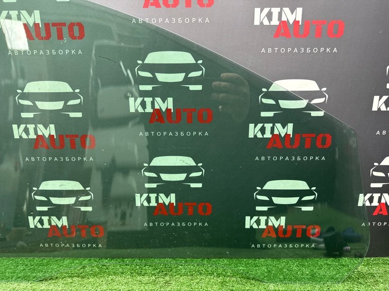 Стекло двери Ford Focus 2