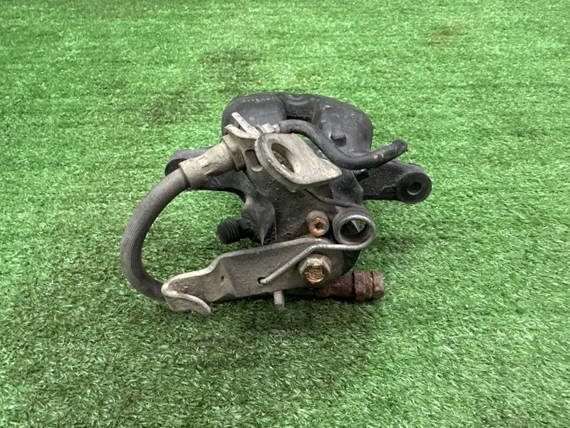 Суппорт тормозной Skoda Octavia A5