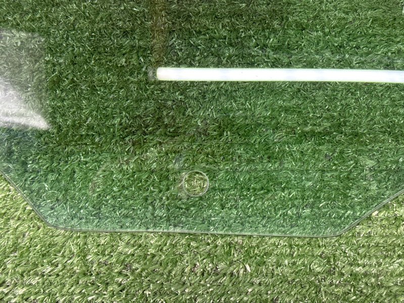 Стекло двери Ford Fiesta