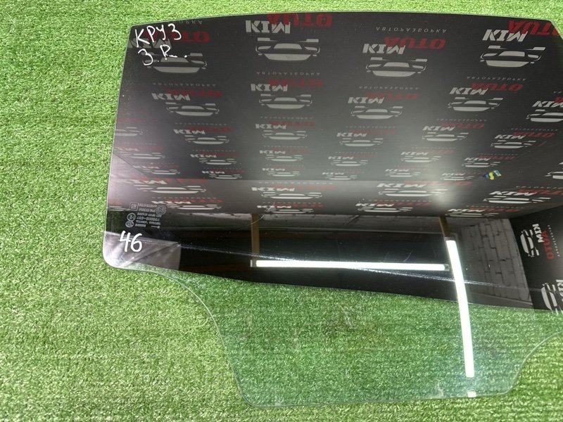 Стекло двери Chevrolet Cruze