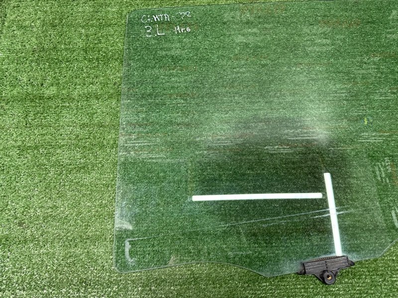 Стекло двери Hyundai Santa Fe