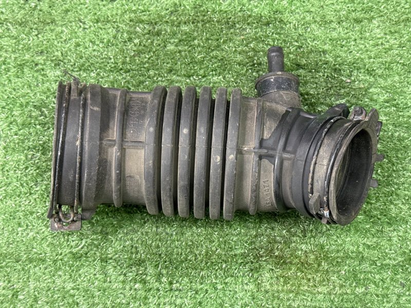 Патрубок воздушного фильтра Kia Rio 4