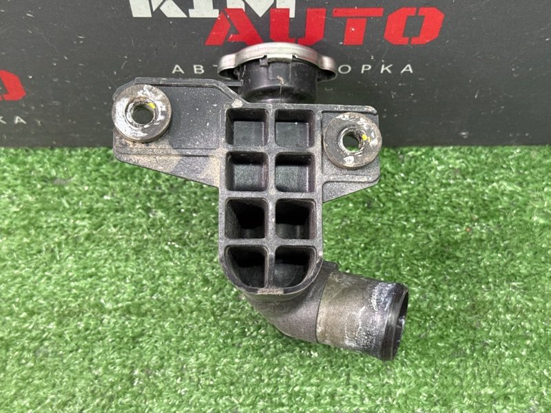 Горловина радиатора с крышкой Kia Rio 4