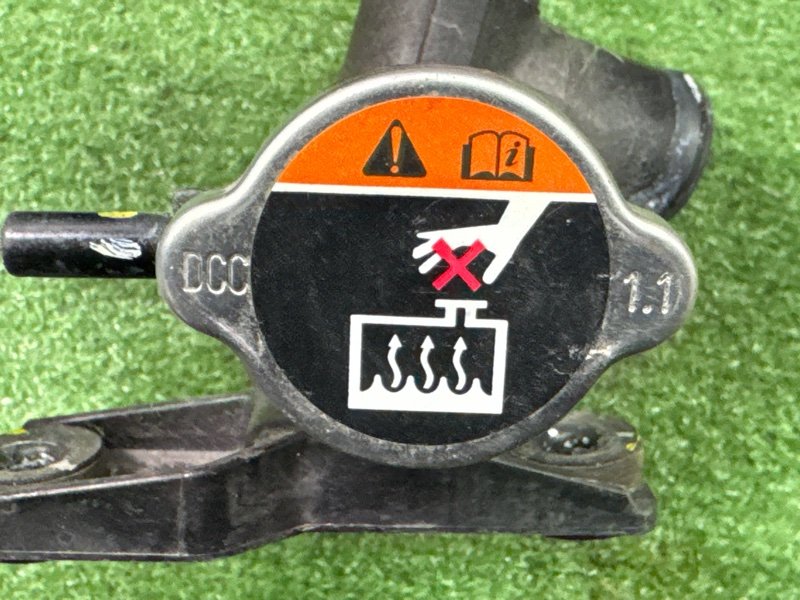 Горловина радиатора с крышкой Kia Rio 4