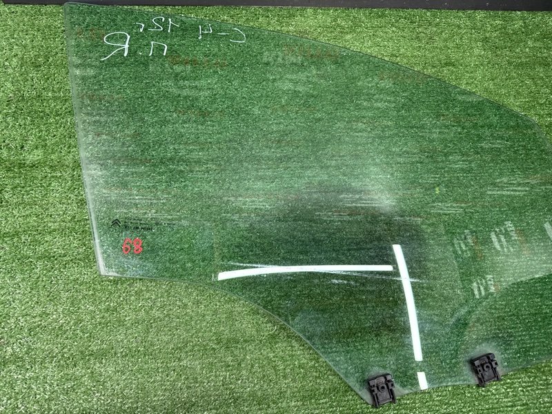 Стекло двери Citroen C4