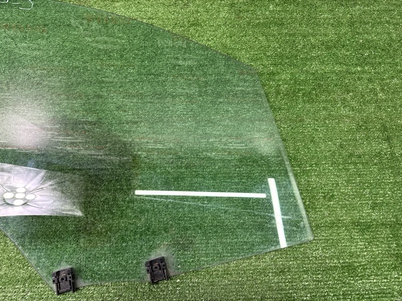 Стекло двери Citroen C4