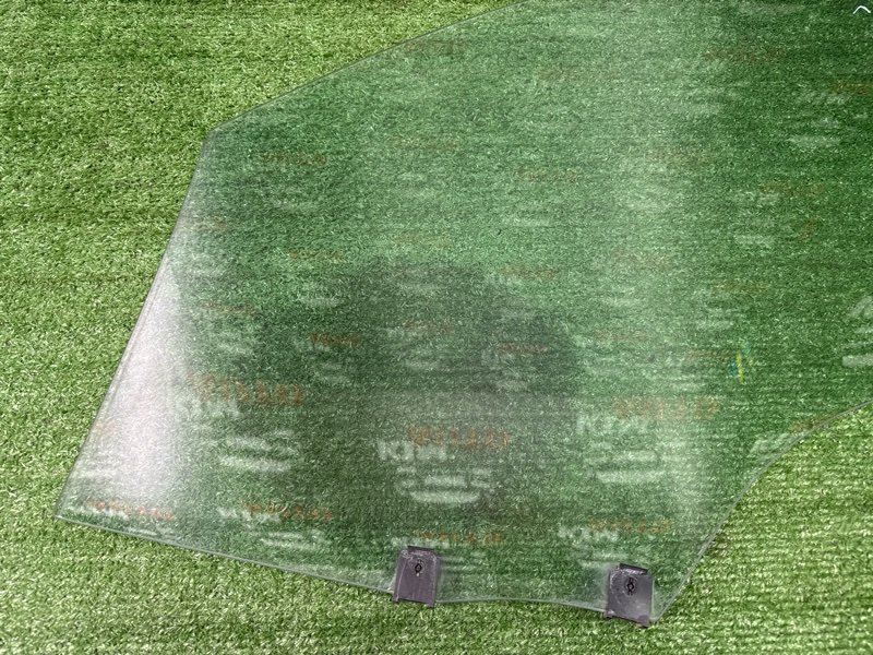 Стекло двери Citroen C4