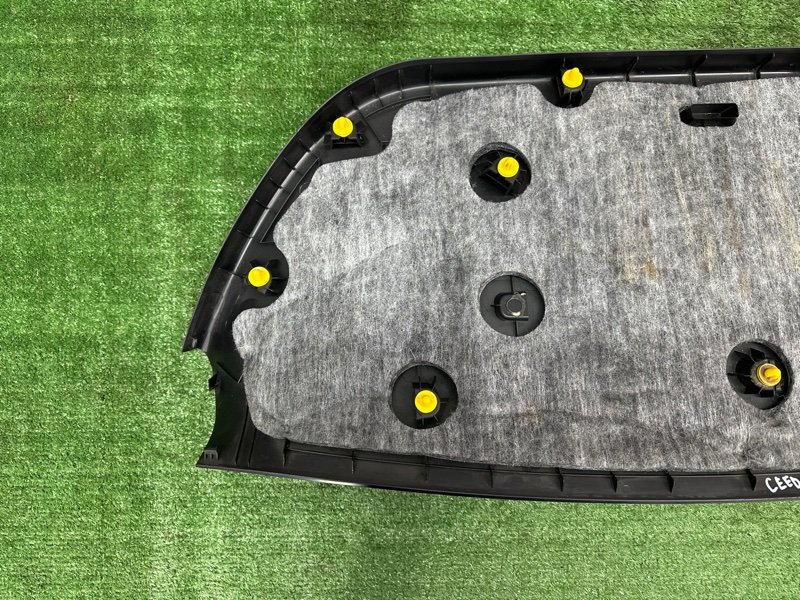 Обшивка двери багажника Kia Ceed 2 2015 SW