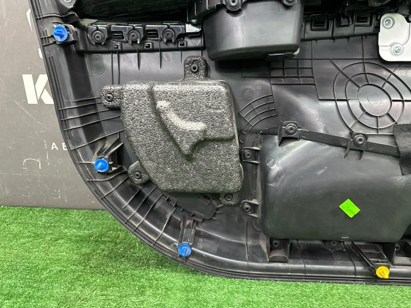 Обшивка двери Kia Ceed 2 2015 SW