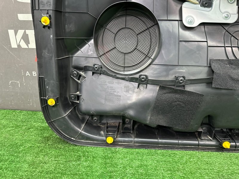 Обшивка двери Kia Ceed 2 2015 SW