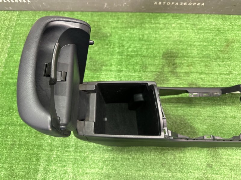 Центральная Консоль с подлокотником Kia Ceed 2 2015 SW