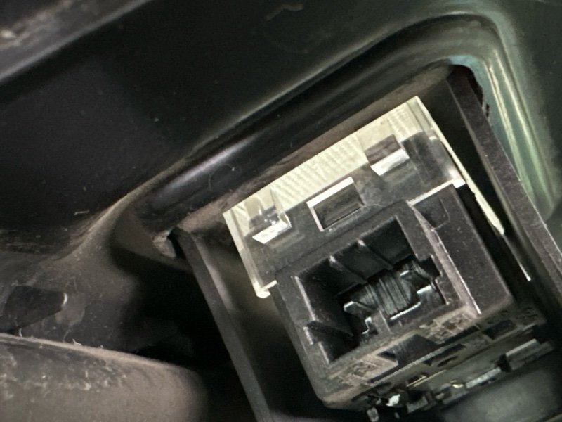 Опора полки багажника Kia Ceed 2 2015 SW