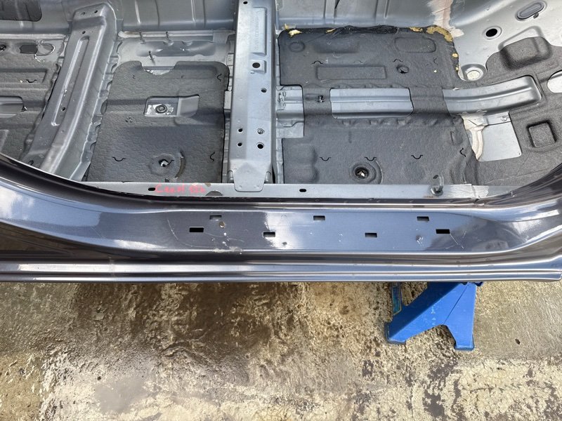 Порог со стойкой Kia Ceed 2 2015 SW