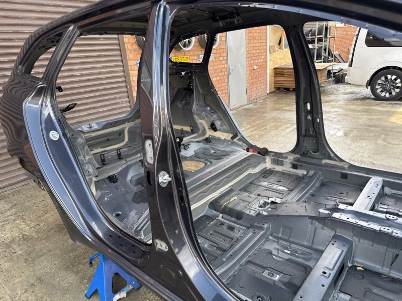 Порог со стойкой Kia Ceed 2 2015 SW