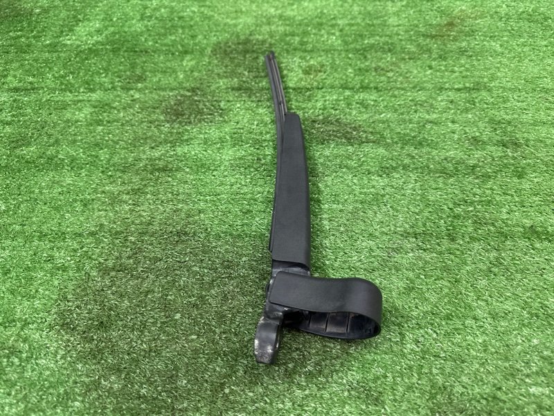 Поводок дворника заднего Kia Ceed 2 2015 SW