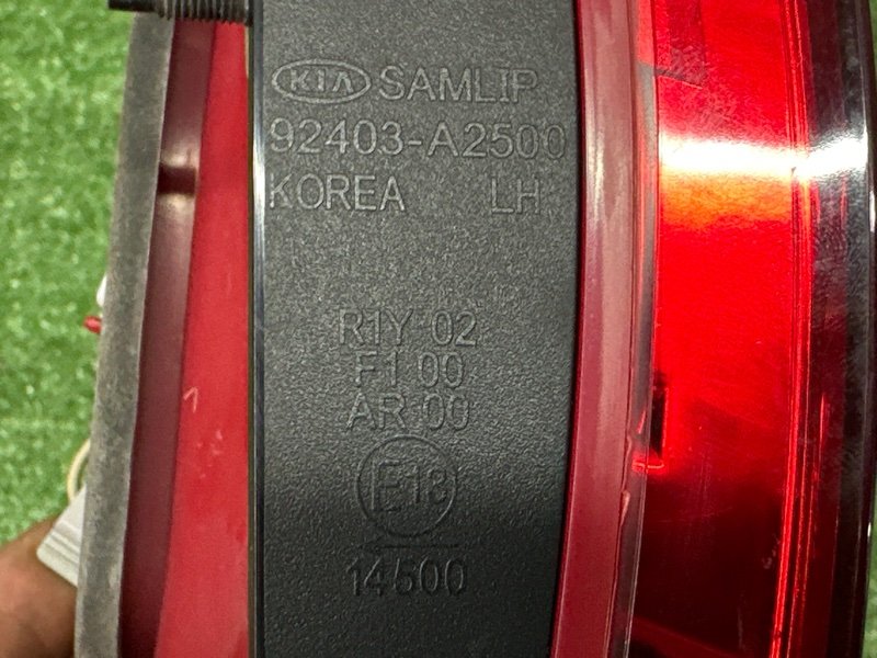 Фонарь в крышку багажника Kia Ceed 2 2015 SW