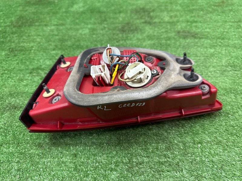 Фонарь в крышку багажника Kia Ceed 2 2015 SW