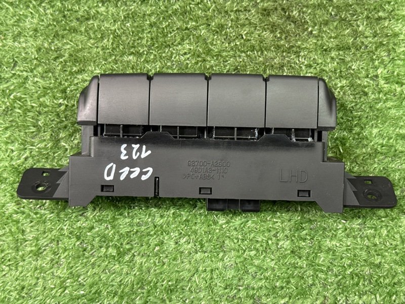 Блок кнопок центральной консоли Kia Ceed 2 2015 SW