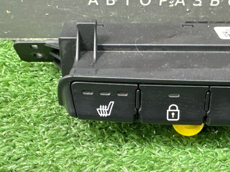 Блок кнопок центральной консоли Kia Ceed 2 2015 SW