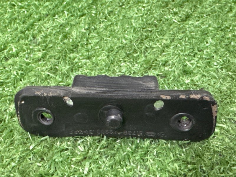 Отбойник крышки багажника Kia Ceed 2 2015 SW