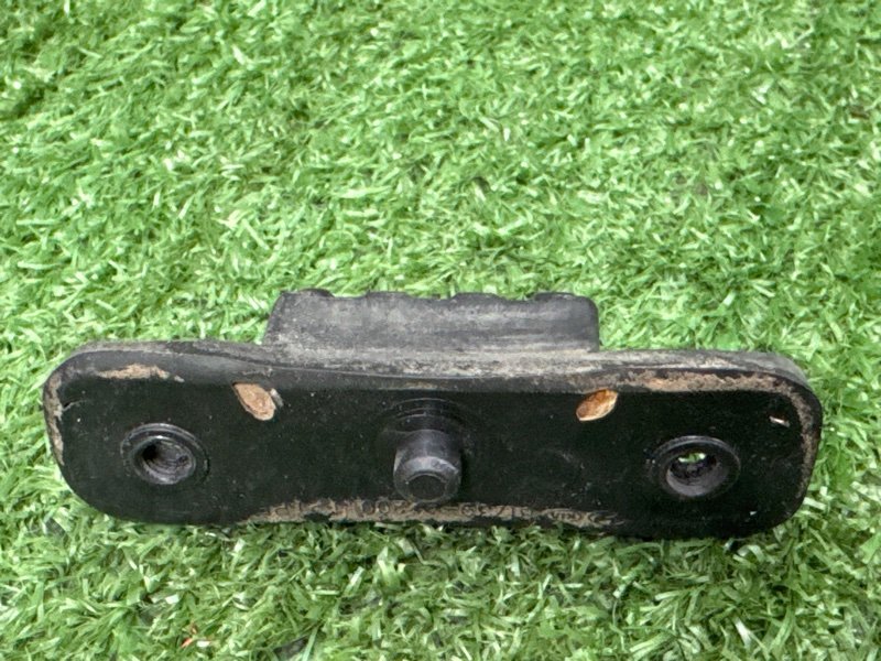 Отбойник крышки багажника Kia Ceed 2 2015 SW