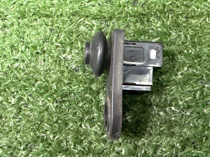 Концевик двери Kia Ceed 2 2015 SW