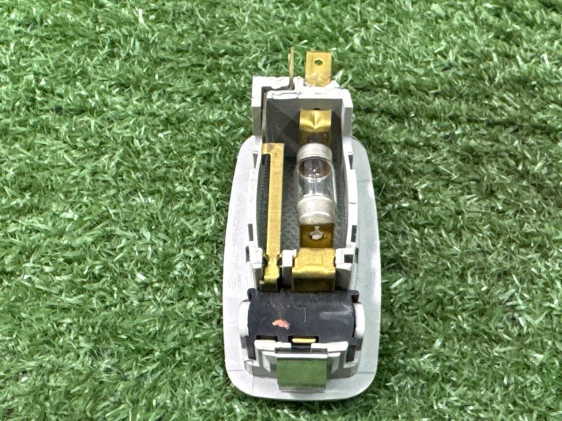 Плафон подсветки солнцезащитных козырьков Kia Ceed 2 2015 SW