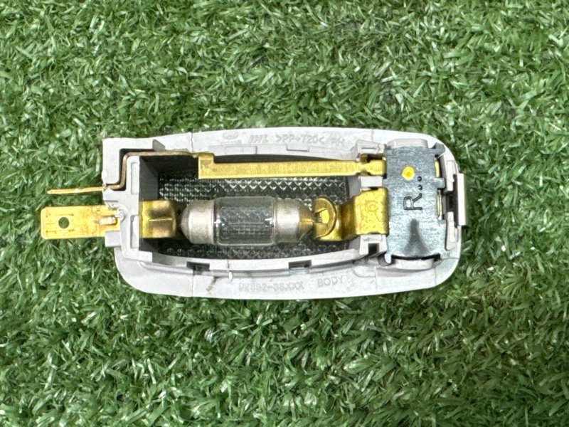 Плафон подсветки солнцезащитных козырьков Kia Ceed 2 2015 SW