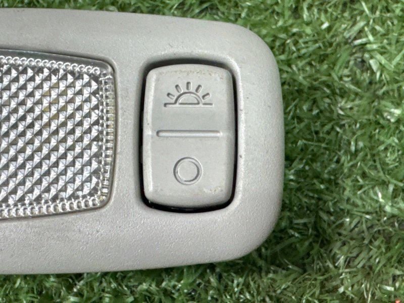 Плафон подсветки солнцезащитных козырьков Kia Ceed 2 2015 SW