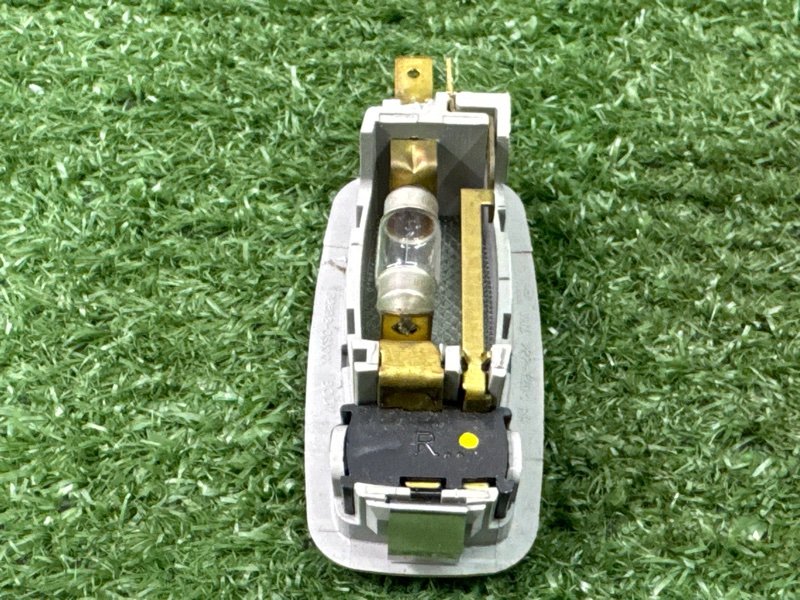 Плафон подсветки солнцезащитных козырьков Kia Ceed 2 2015 SW