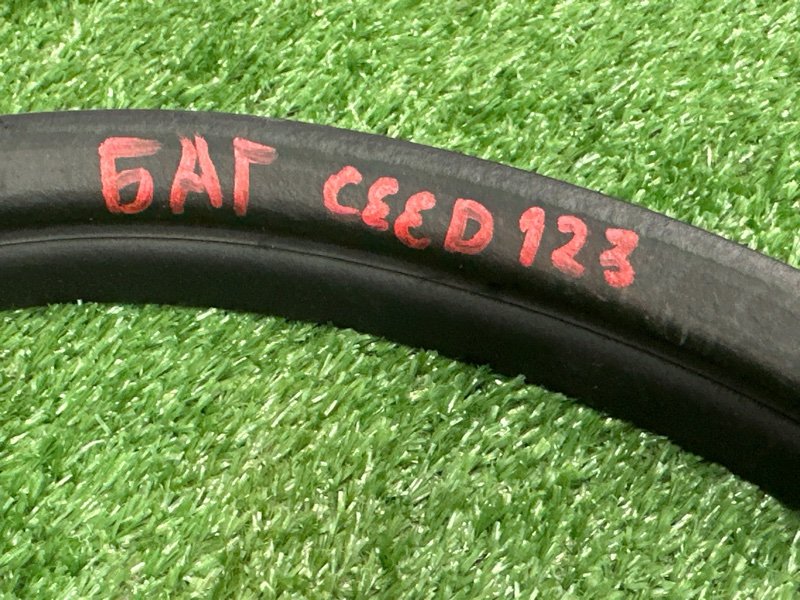 Уплотнитель багажника Kia Ceed 2 2015 SW