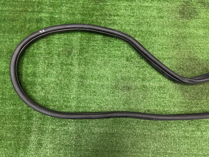 Уплотнитель проема двери Kia Ceed 2 2015 SW