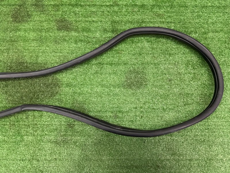 Уплотнитель проема двери Kia Ceed 2 2015 SW