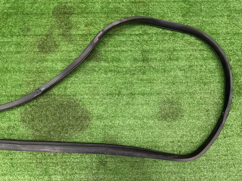 Уплотнитель проема двери Kia Ceed 2 2015 SW