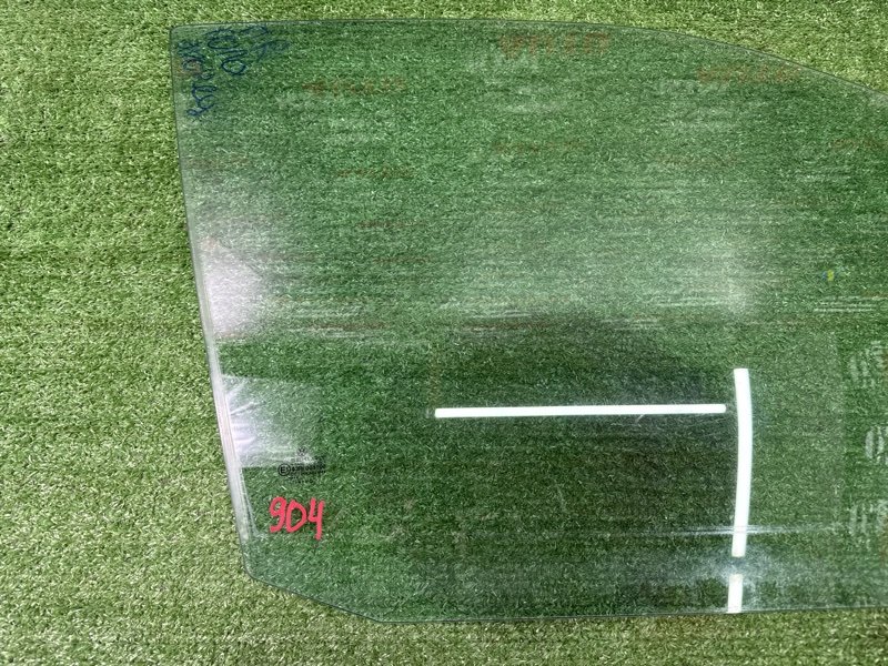 Стекло двери Volkswagen Polo