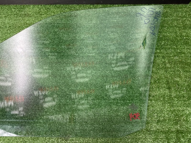 Стекло двери Volkswagen Polo