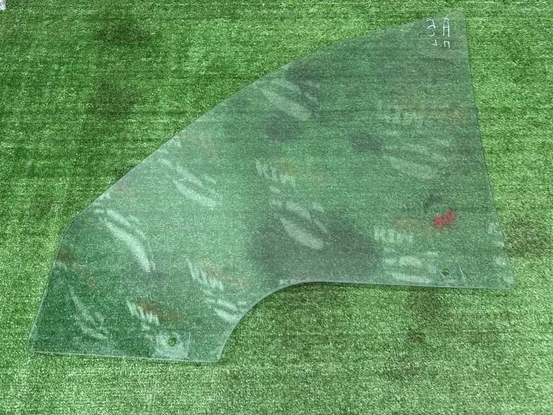 Стекло двери Skoda Octavia A5