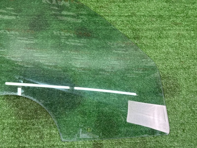 Стекло двери Skoda Octavia A5