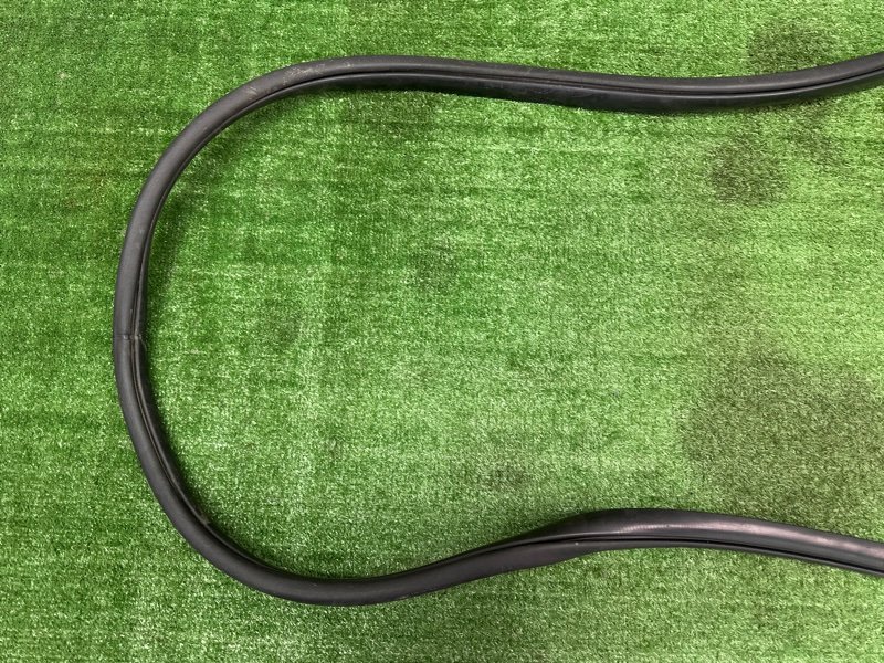 Уплотнитель проема двери Kia Ceed 2 2015 SW