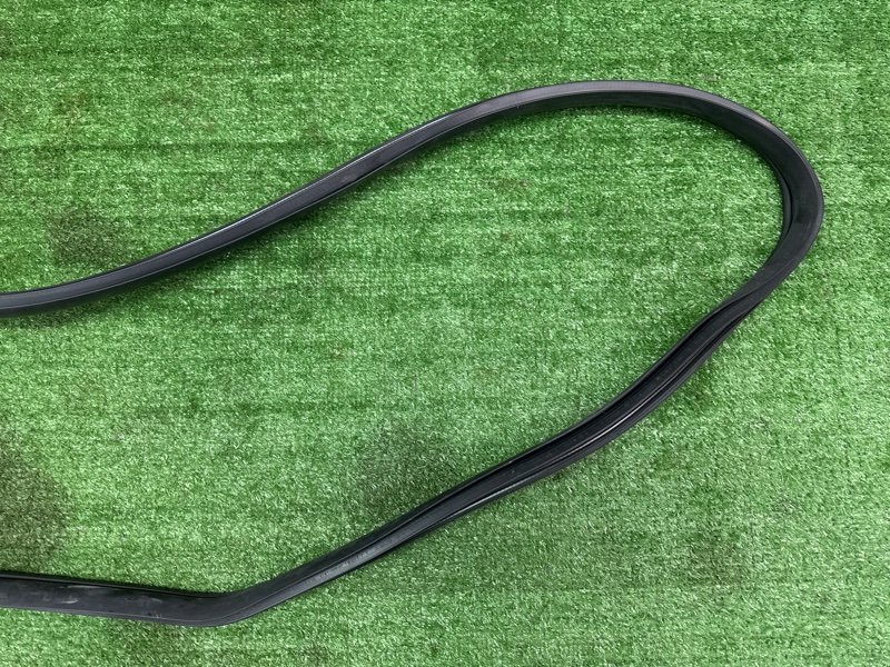 Уплотнитель проема двери Kia Ceed 2 2015 SW