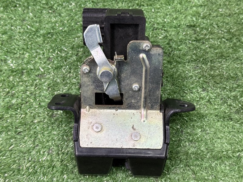 Замок крышки багажника Kia Ceed 2 2015 SW