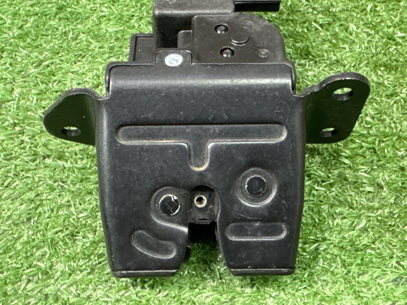 Замок крышки багажника Kia Ceed 2 2015 SW