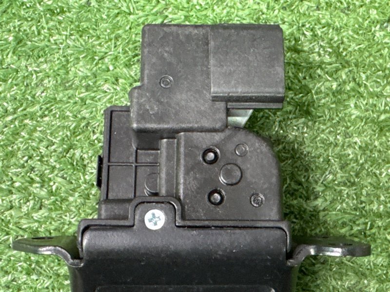 Замок крышки багажника Kia Ceed 2 2015 SW