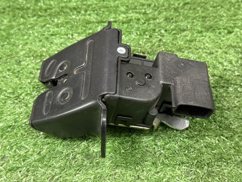 Замок крышки багажника Kia Ceed 2 2015 SW