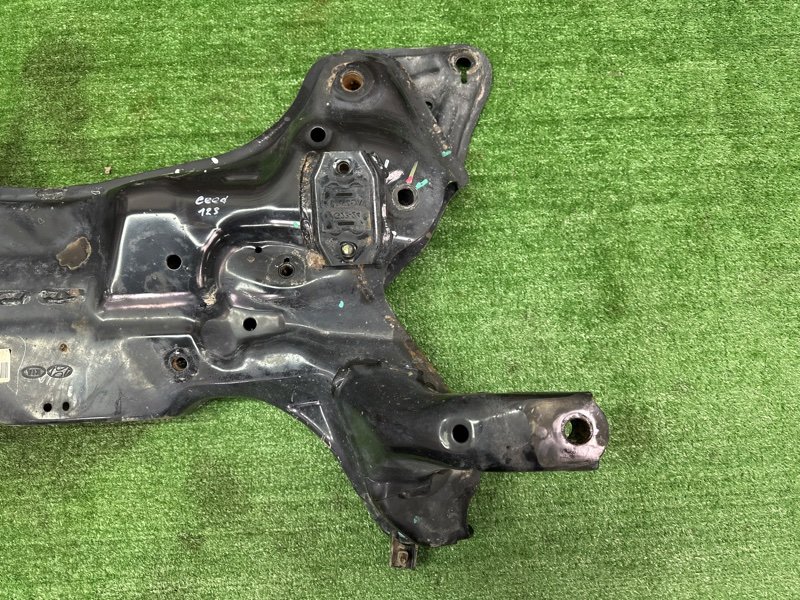 Подрамник Балка Kia Ceed 2 2015 SW